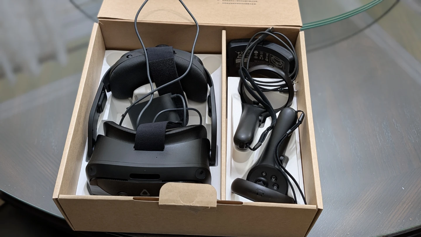 HTC VIVE Focus Vision - photo 3