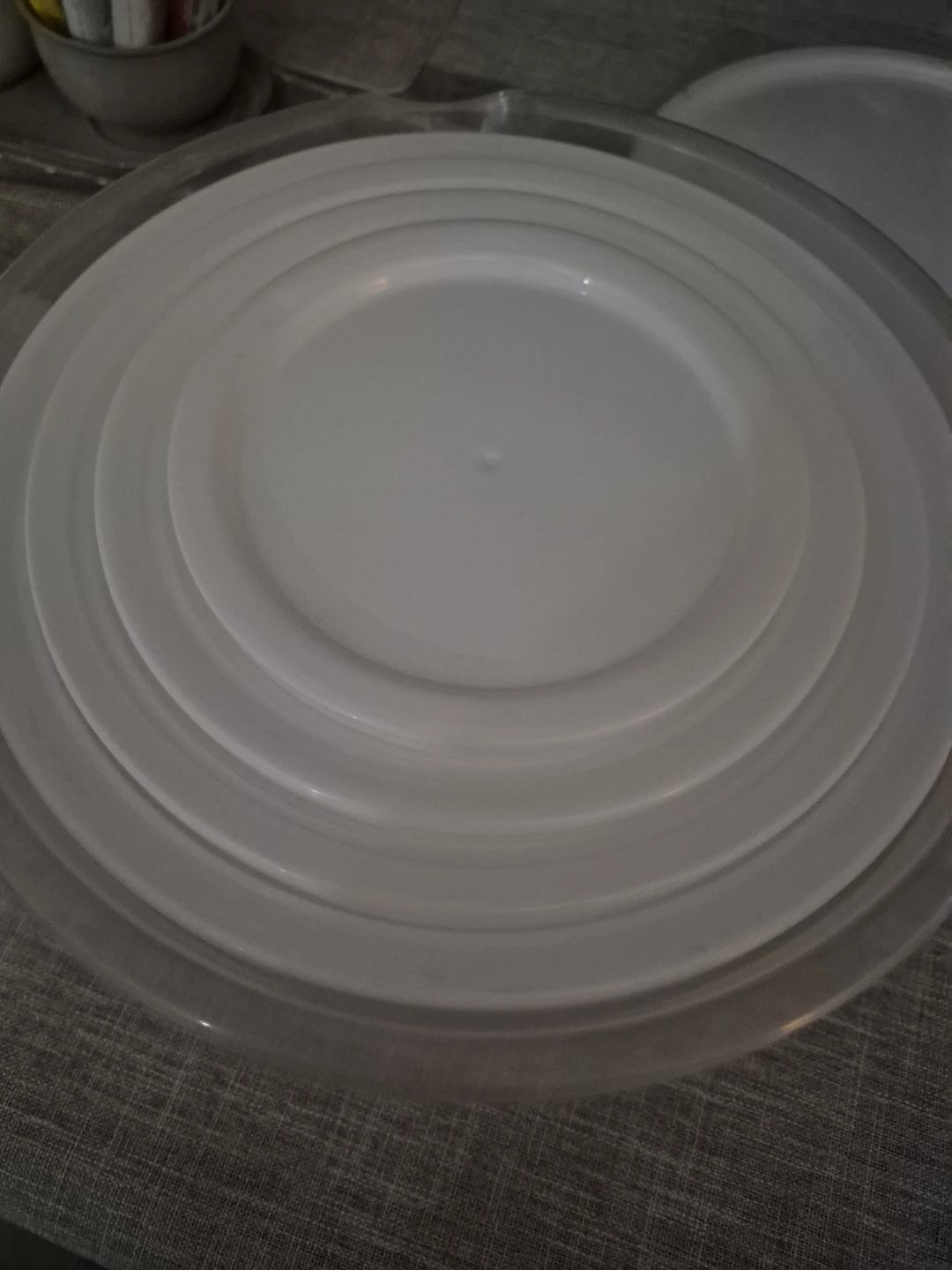 Set of 5 White Plastic Food Storage Containers with Lids - photo 2