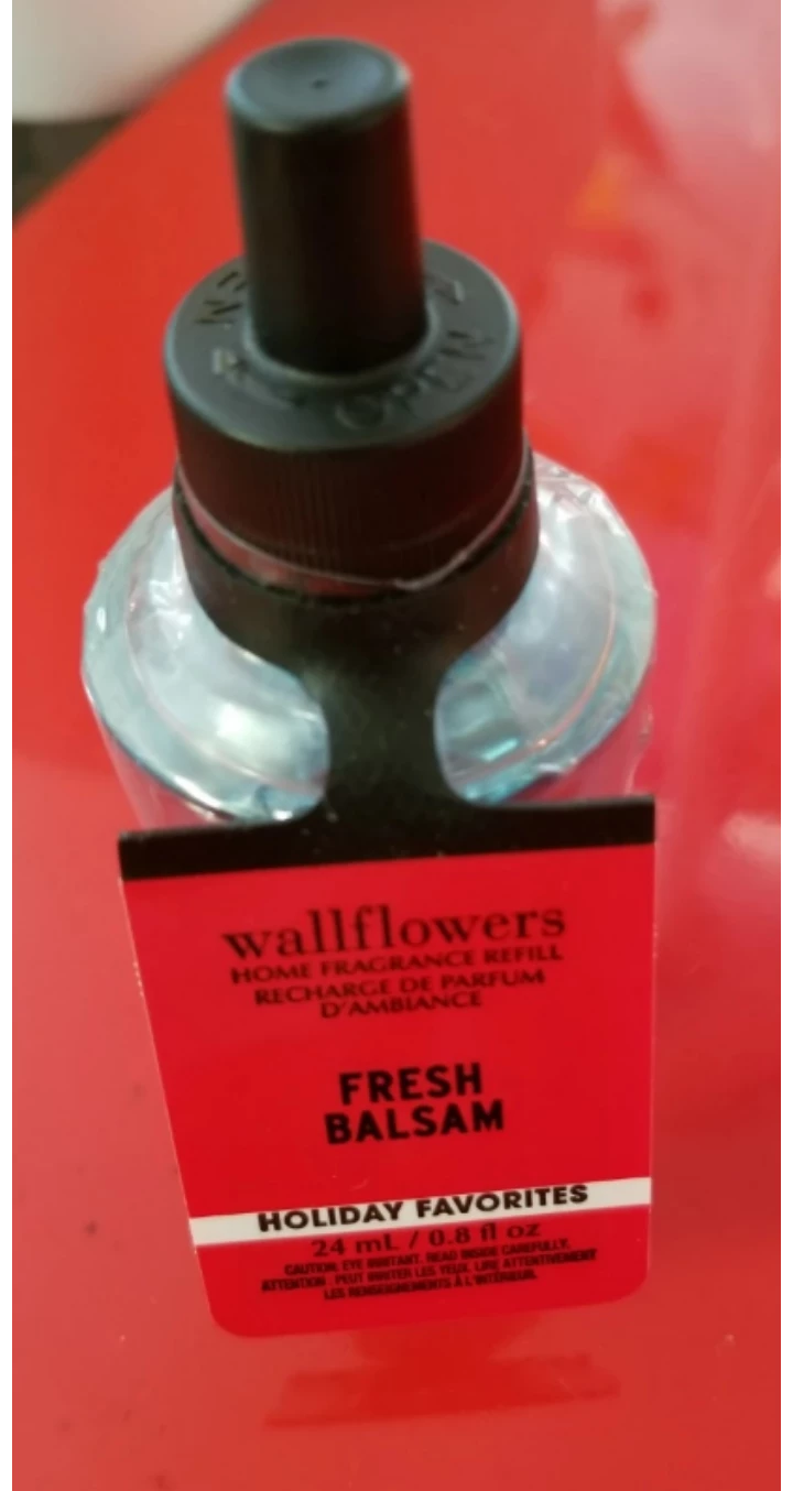 Bath & Body Works Wallflowers- Fresh Balsam 🧡