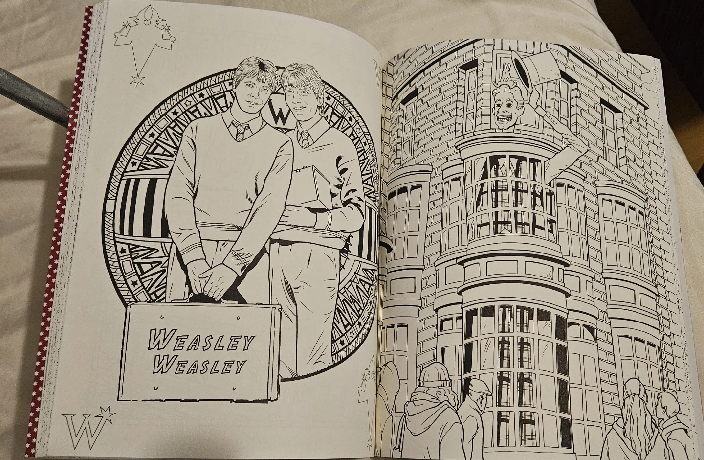 Warner Bros - Harry Potter Coloring Book - photo 4
