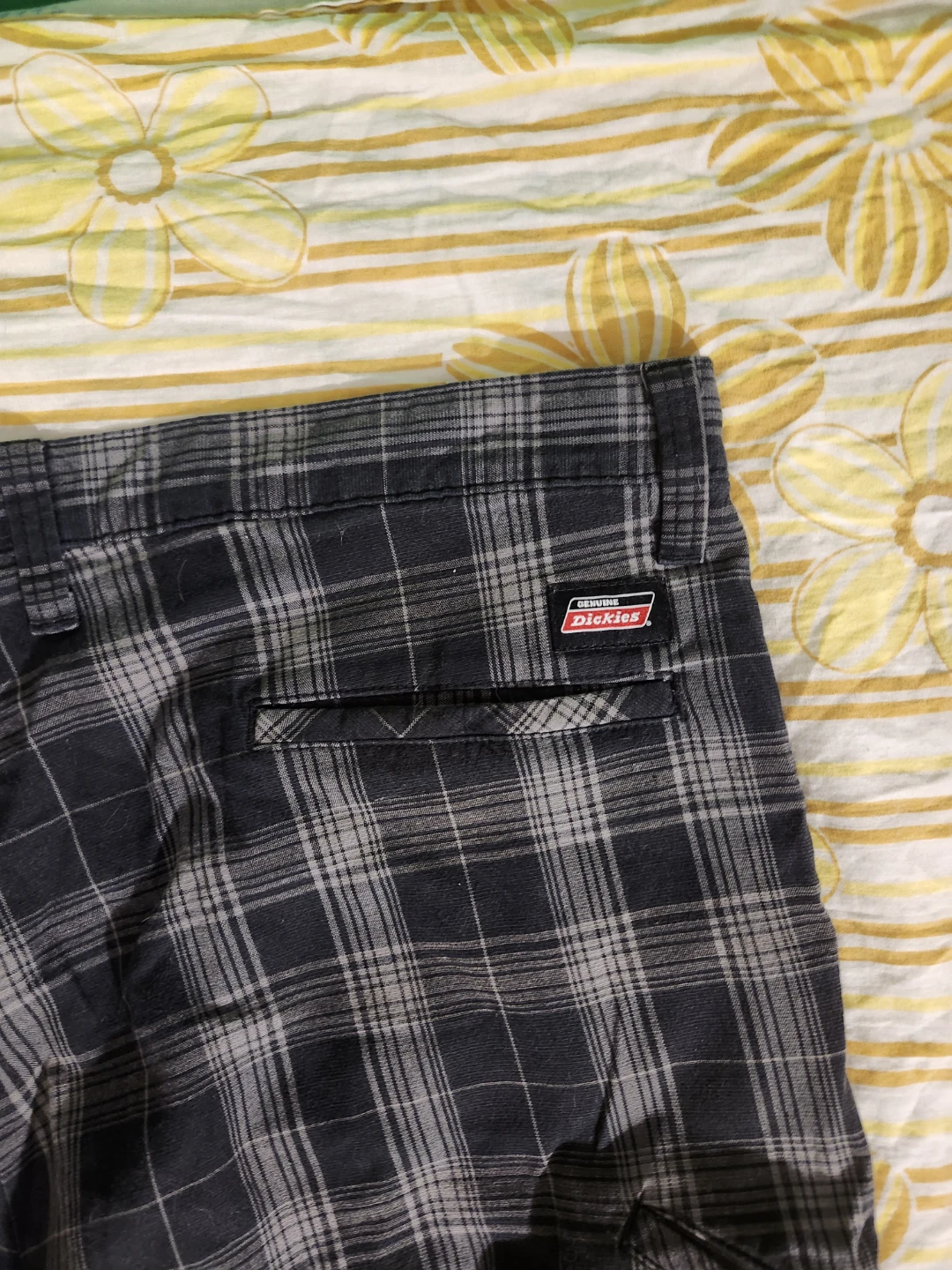 Black and grey plaid Dickies shorts - photo 4