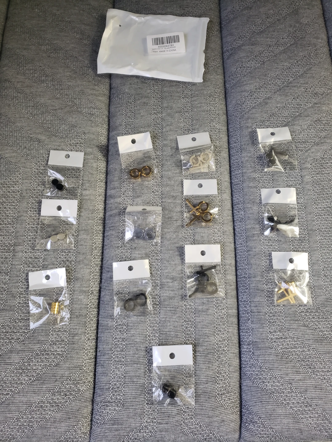 Magnetic earrings