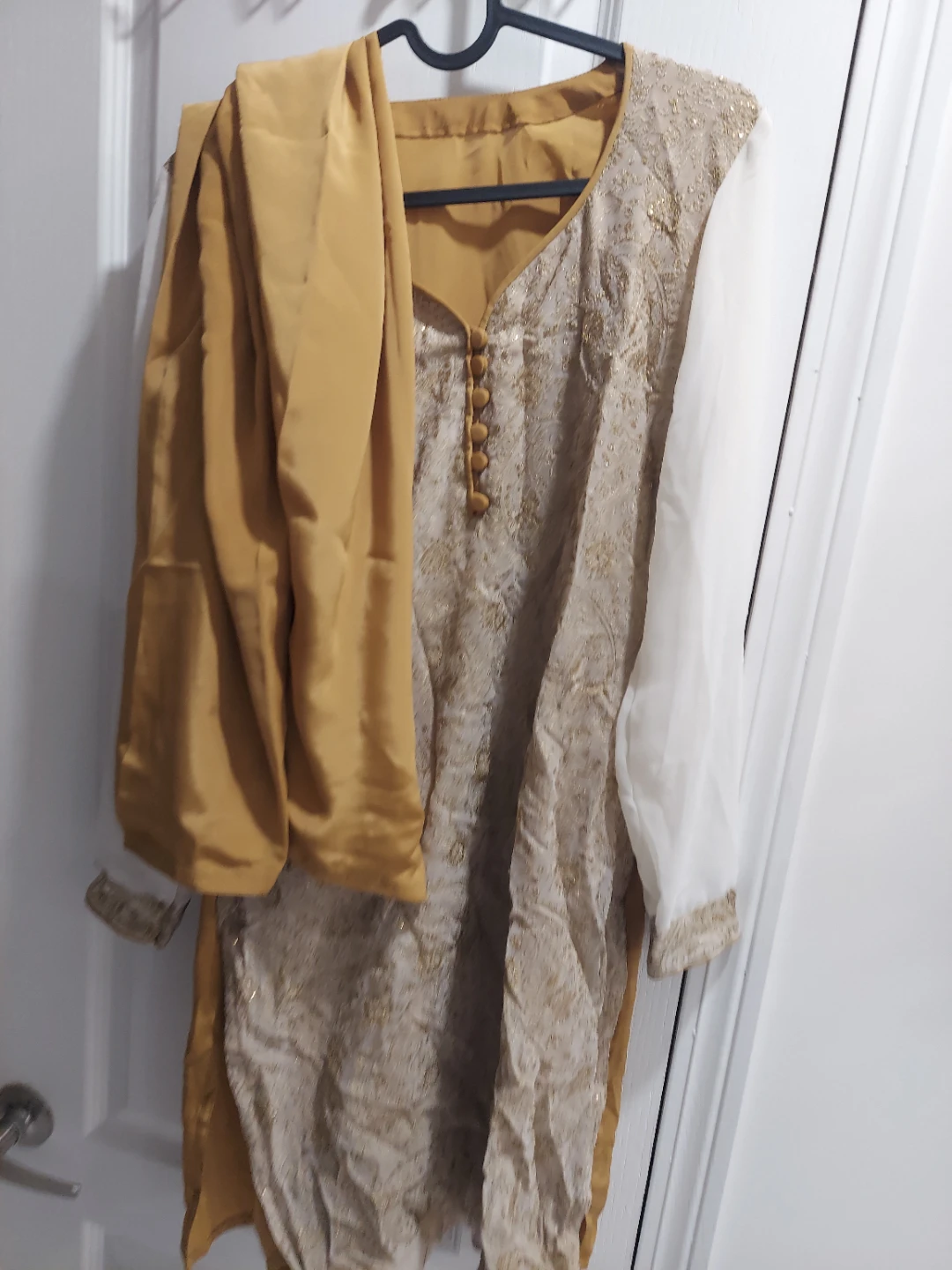 Women's Embroidered Kurti with Pants and Dupatta - photo 4