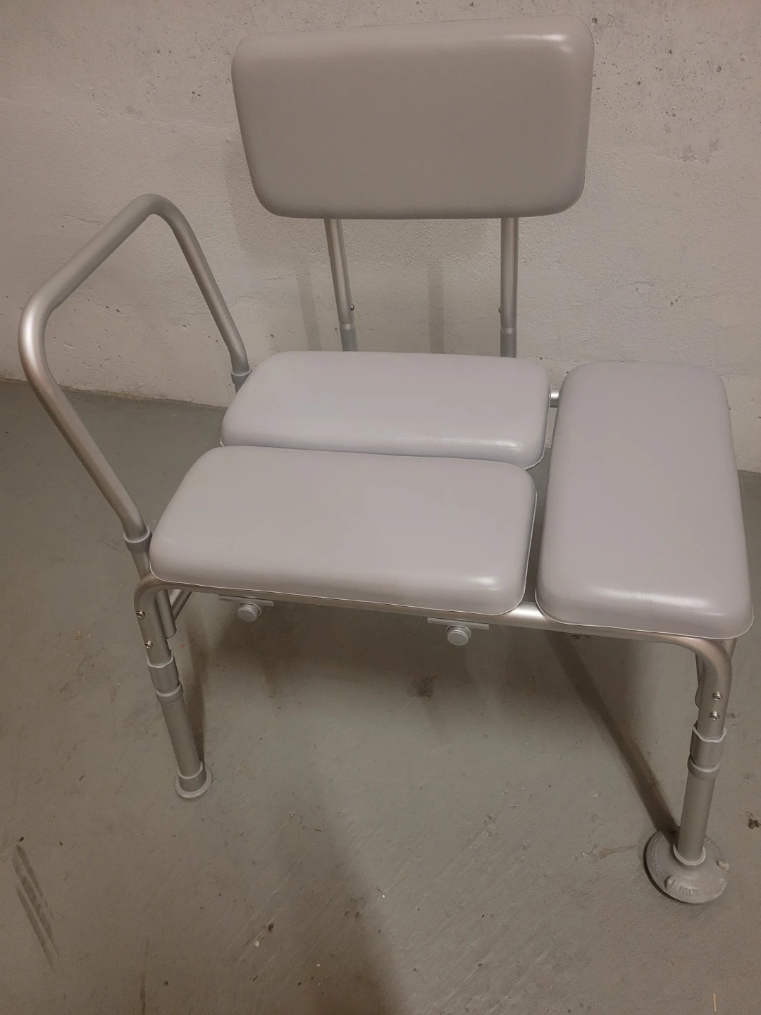 Adjustable Bath Transfer PADDED BATH TRANSFER CHAIR