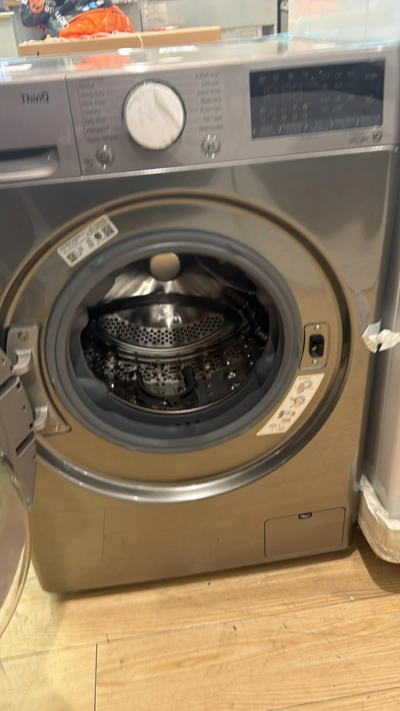 New LG 24in washer and dryer all in one machine - photo 2