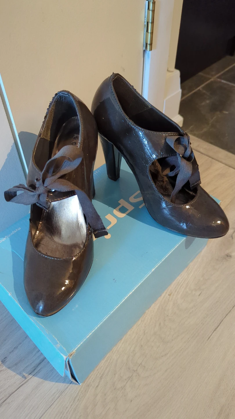 Le Château Grey Heels with Ribbon Ties