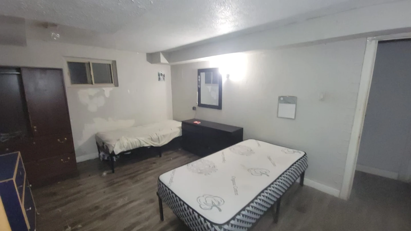 Room for rent Private and Sharing Scarborough - photo 4