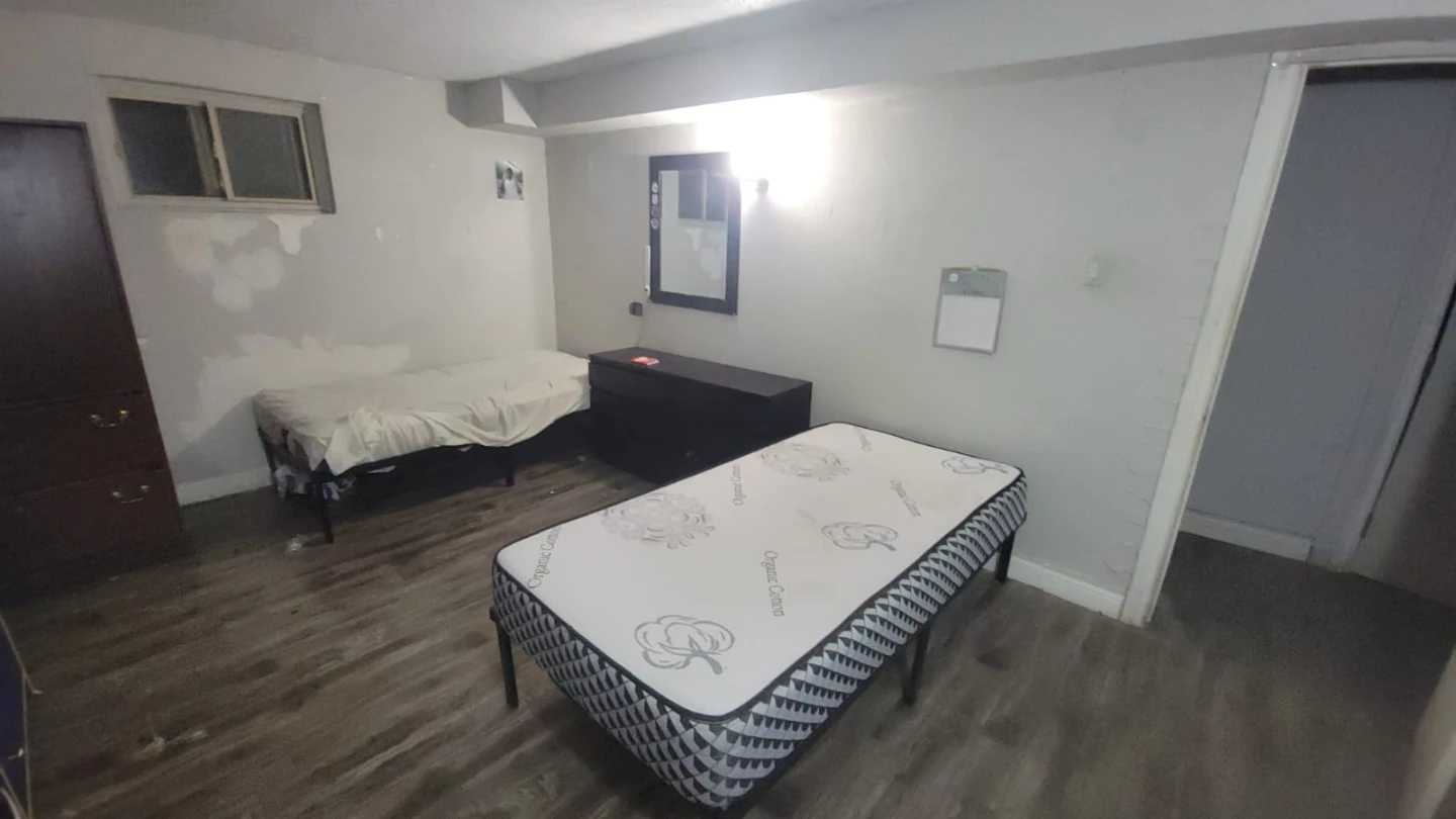 Room for rent Private and Sharing Scarborough - photo 5