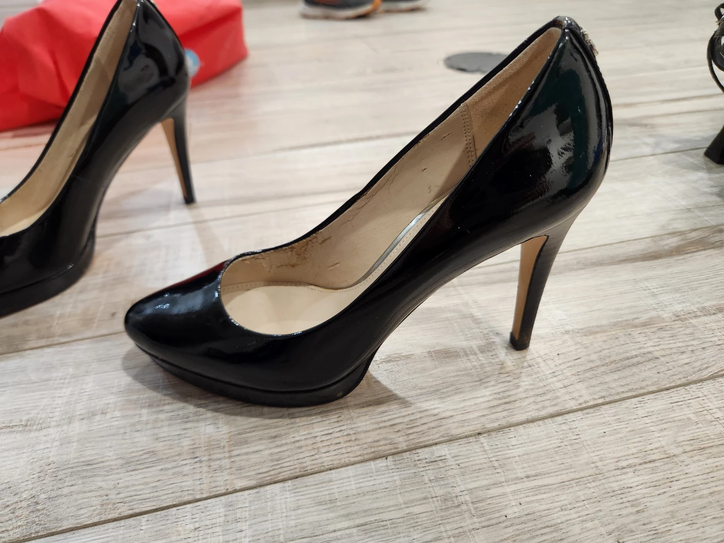 Coach Black Patent Leather Heels size 5 - photo 2