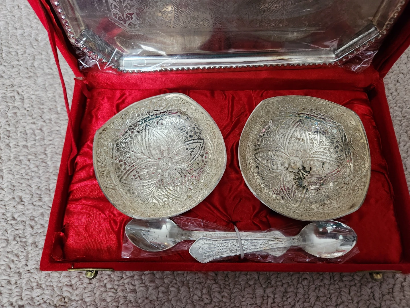 New Silver-Plated Bowls and Tray Set with Spoons - photo 3