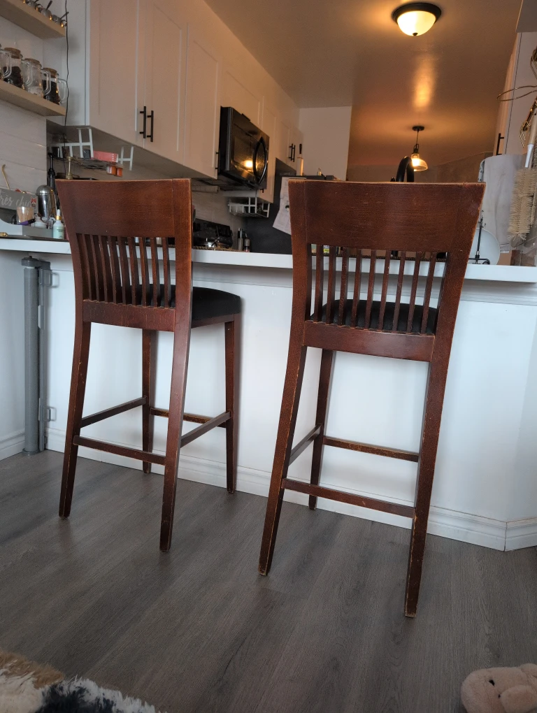 Set of 2 Wooden Bar Stools with Black Cushions