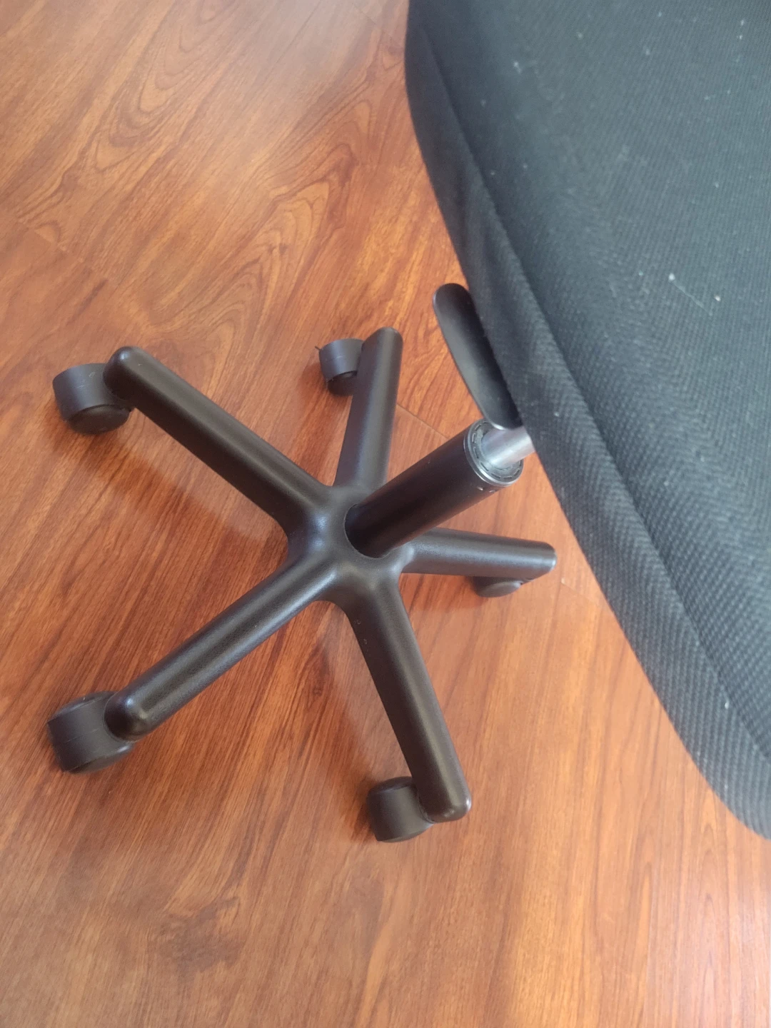 Black Office Chair - photo 2