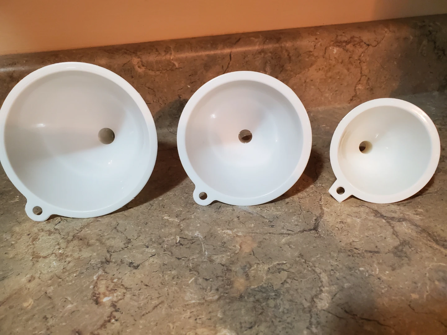 Set of 3 White Plastic Funnels - photo 2