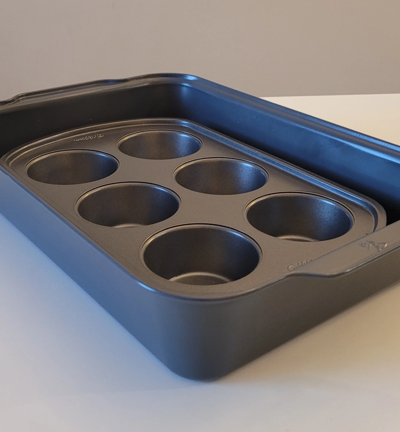 Wilton Muffin Pan with Baking Pan - photo 3