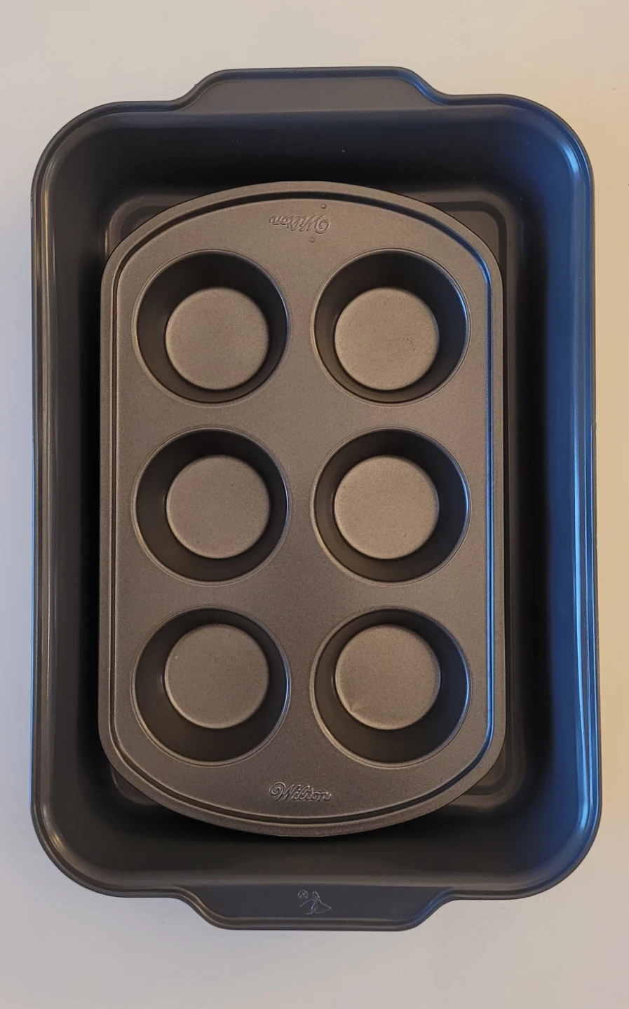 Wilton Muffin Pan with Baking Pan - photo 4