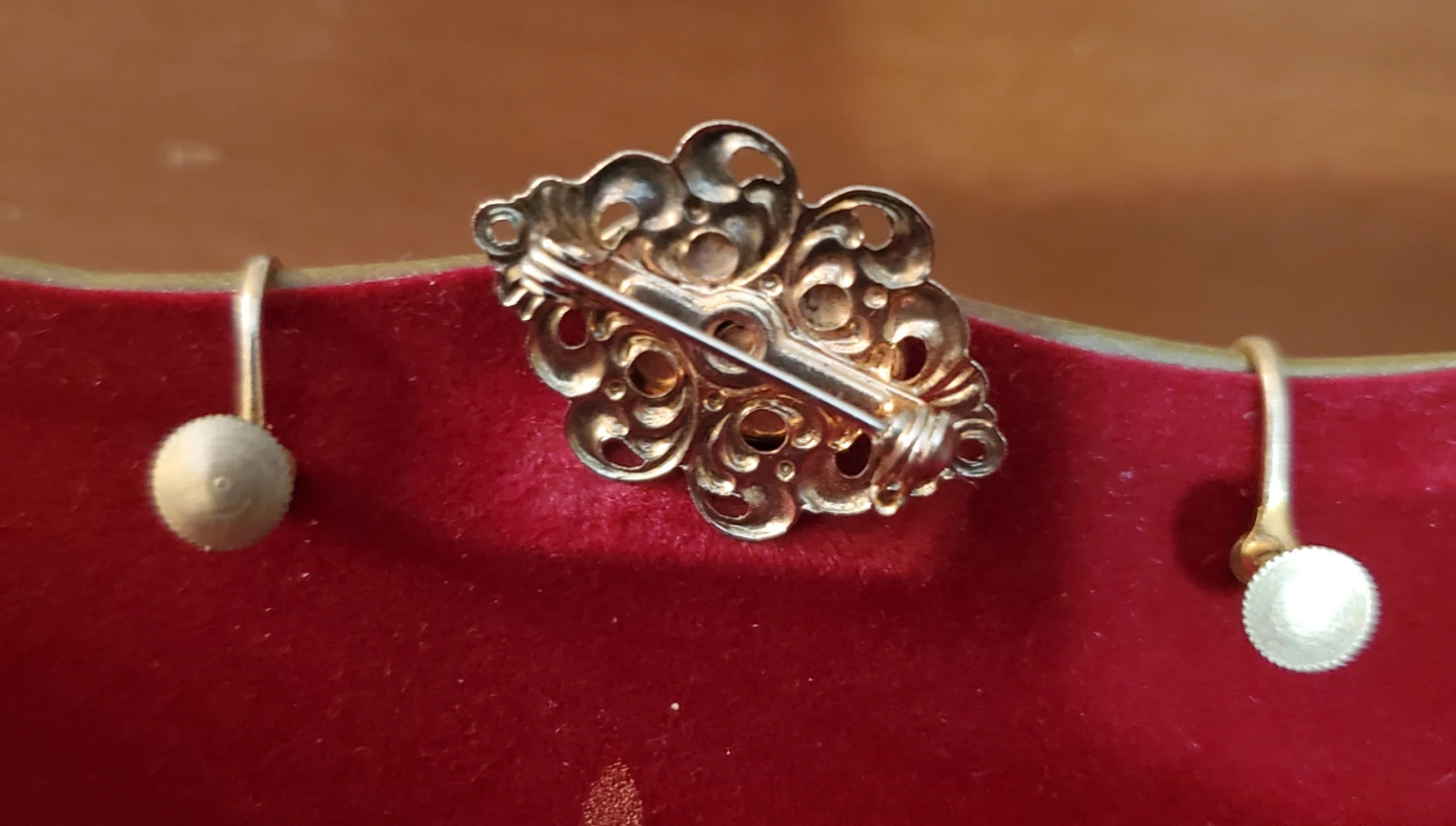 1940's Hand Painted Brooch & Screw back Earring Set - photo 4