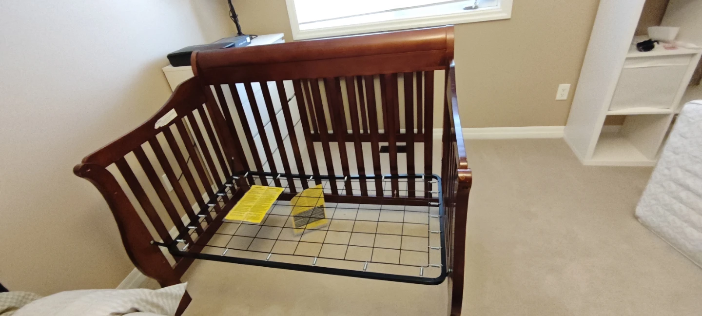 Wooden Crib with Mattress - photo 2