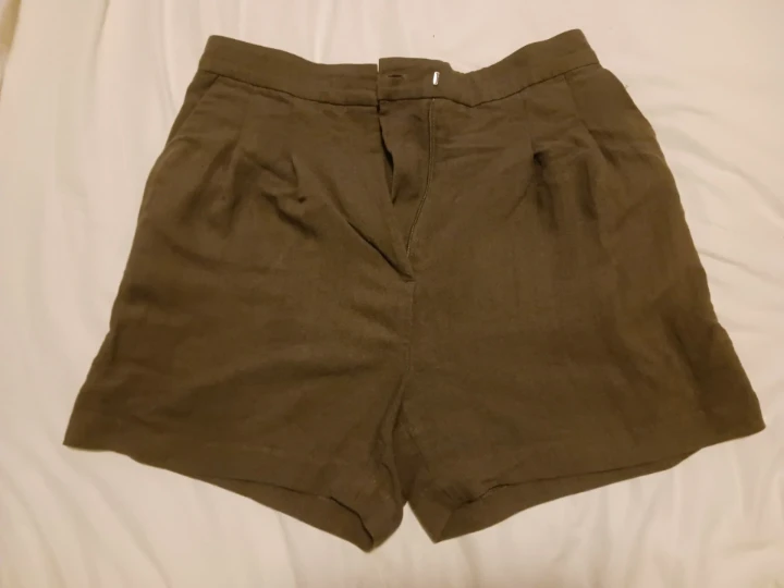 H&M Women's Olive Green Dress Shorts Size US 4