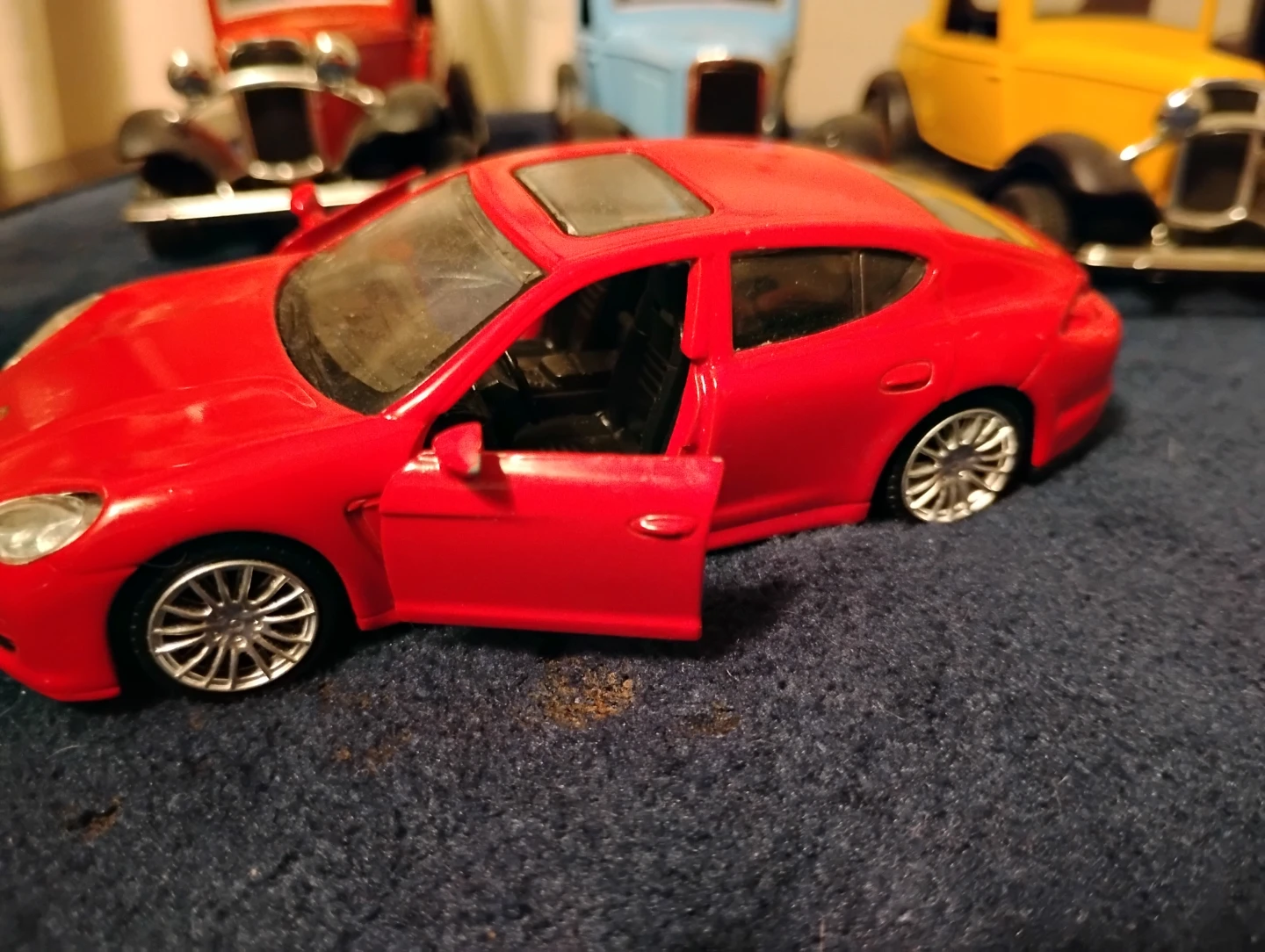 Porsche Panamera Turbo | 1/36 Scale Model Car - photo 4