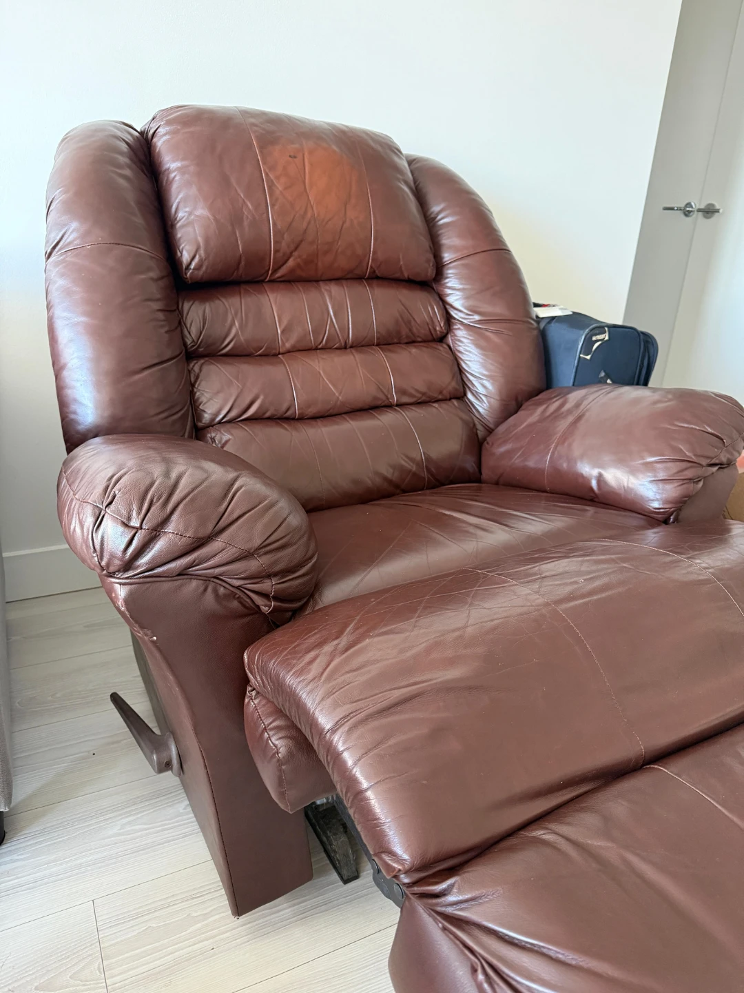 Brown Leather Recliner Chair - photo 2