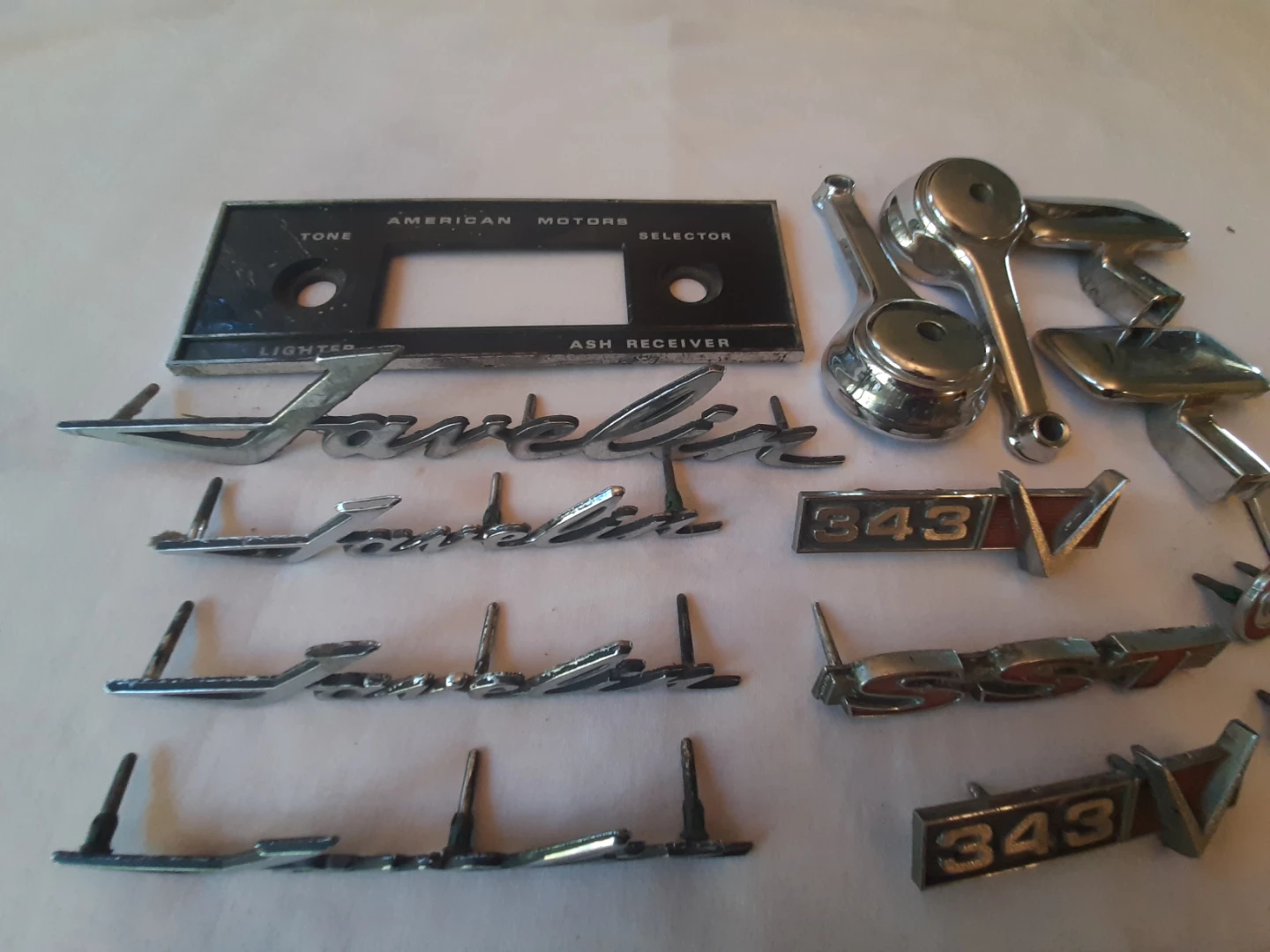 American Motors "Lark" Radio & Emblem Lot - photo 2