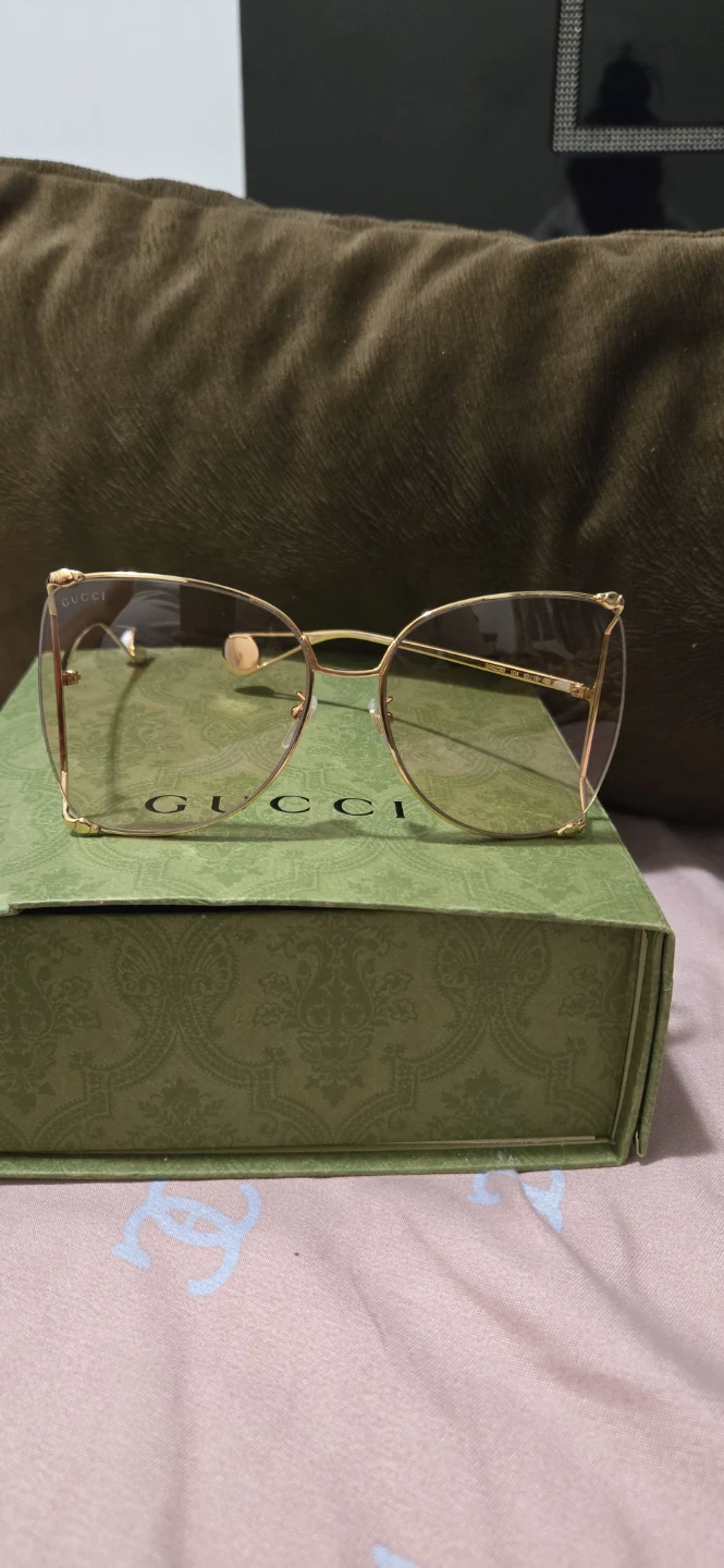 Gucci Oversized Butterfly Sunglasses Gold Tone - photo 3