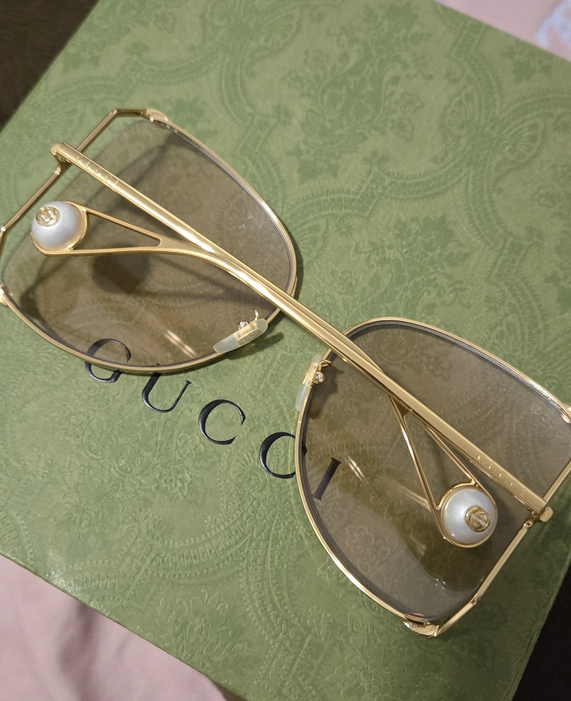 Gucci Oversized Butterfly Sunglasses Gold Tone - photo 5