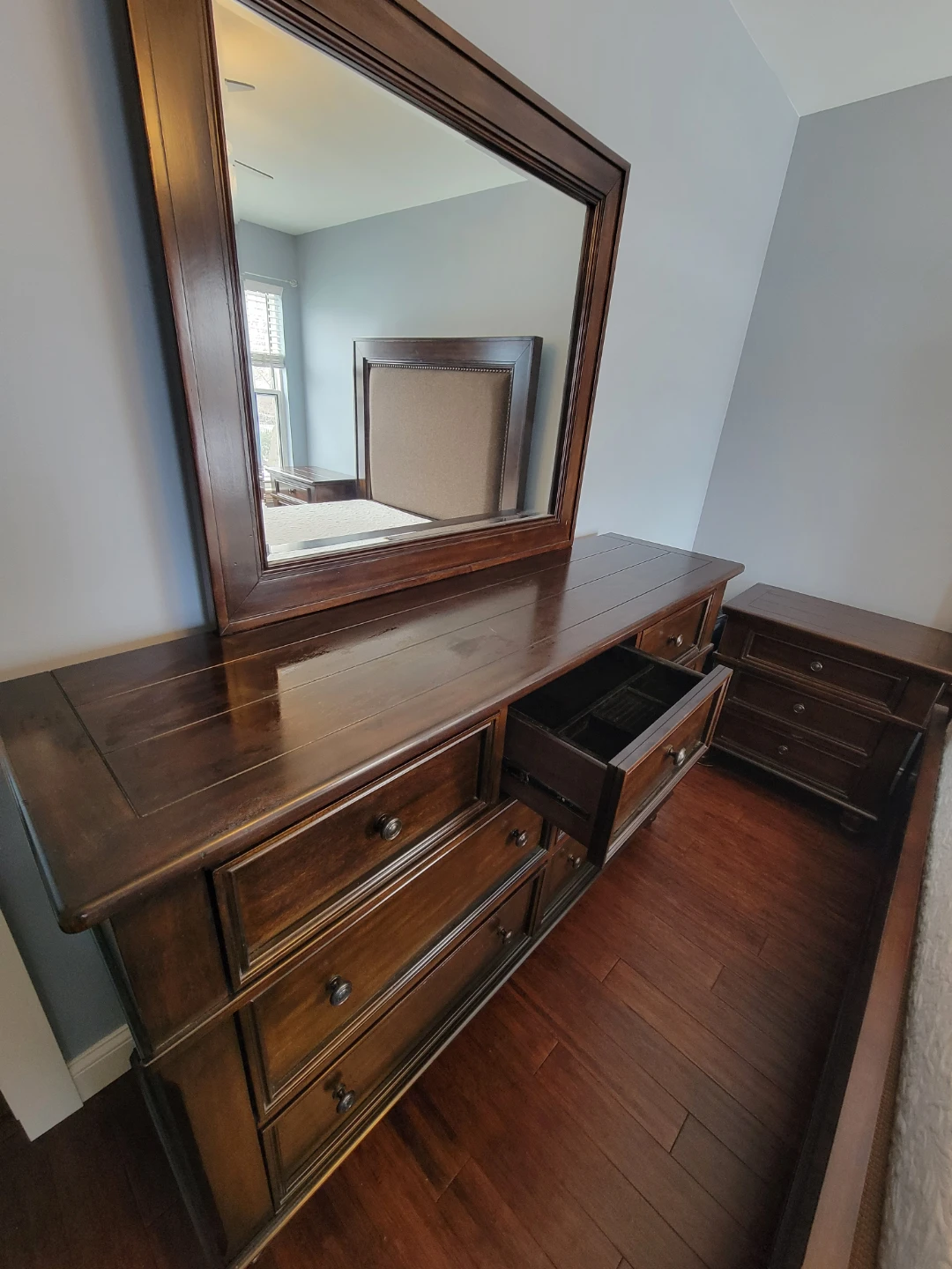 Dark Wood Bedroom Set - Bed Frame, Dresser, and Nightstands - photo 5