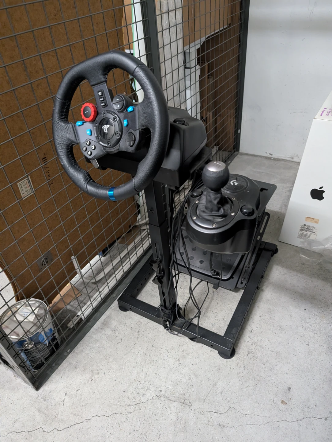 Logitech G29 Racing Wheel & Pedal Set with Shifter with mounting