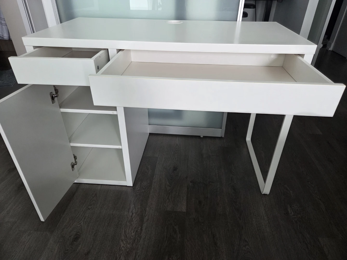 White IKEA Desk Micke - photo 3