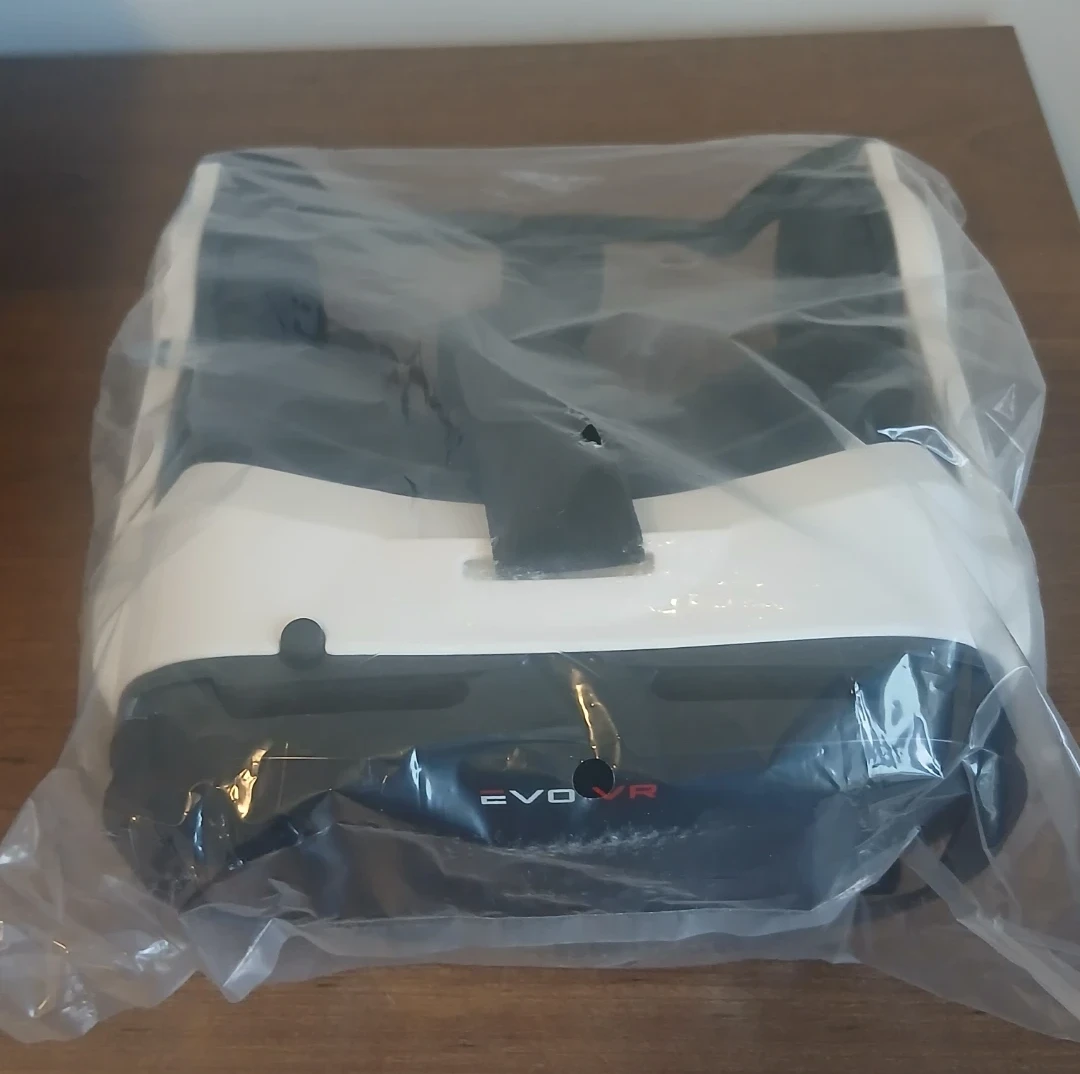 EVO VR Pro Level Wireless VR Headset with Bluetooth Controller - photo 2