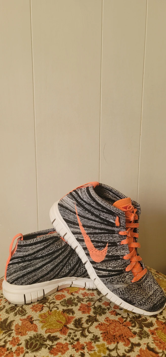 Nike Flyknit Chukka Shoes
