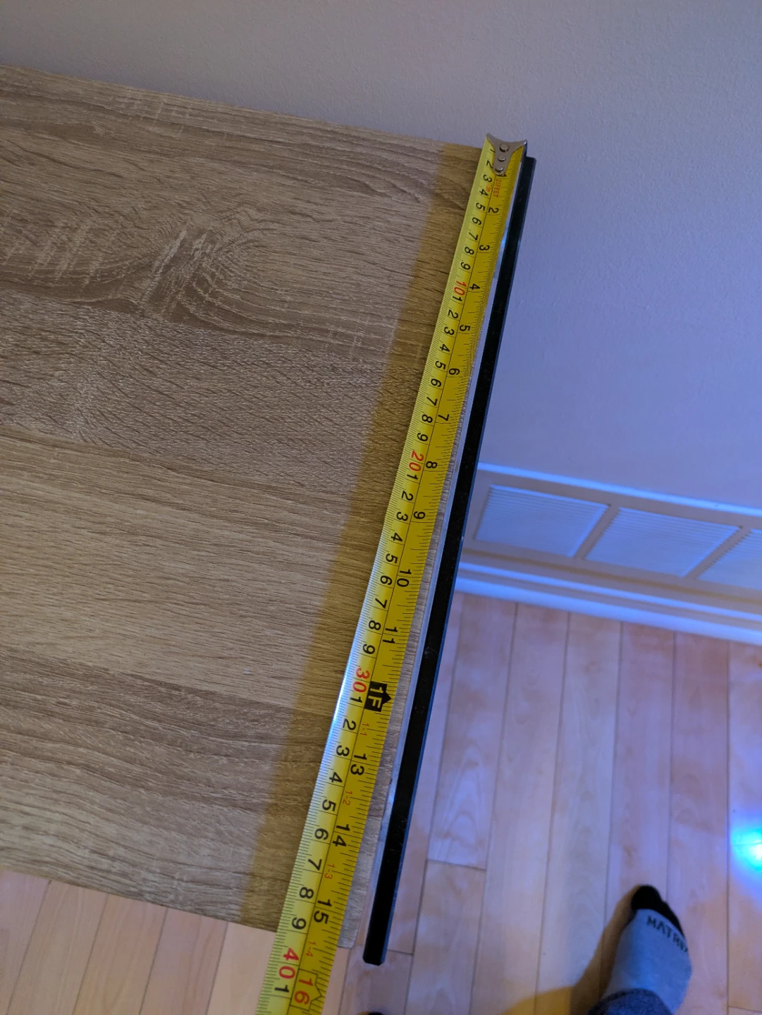 Glass and Wood Shelf Unit - photo 4