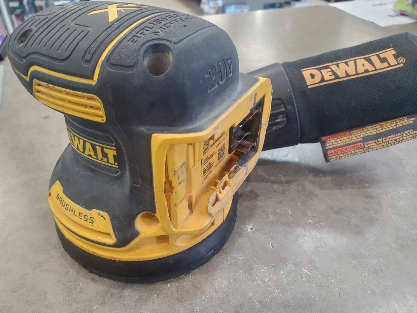 DeWalt 20V XR Brushless Cordless Orbital Sander