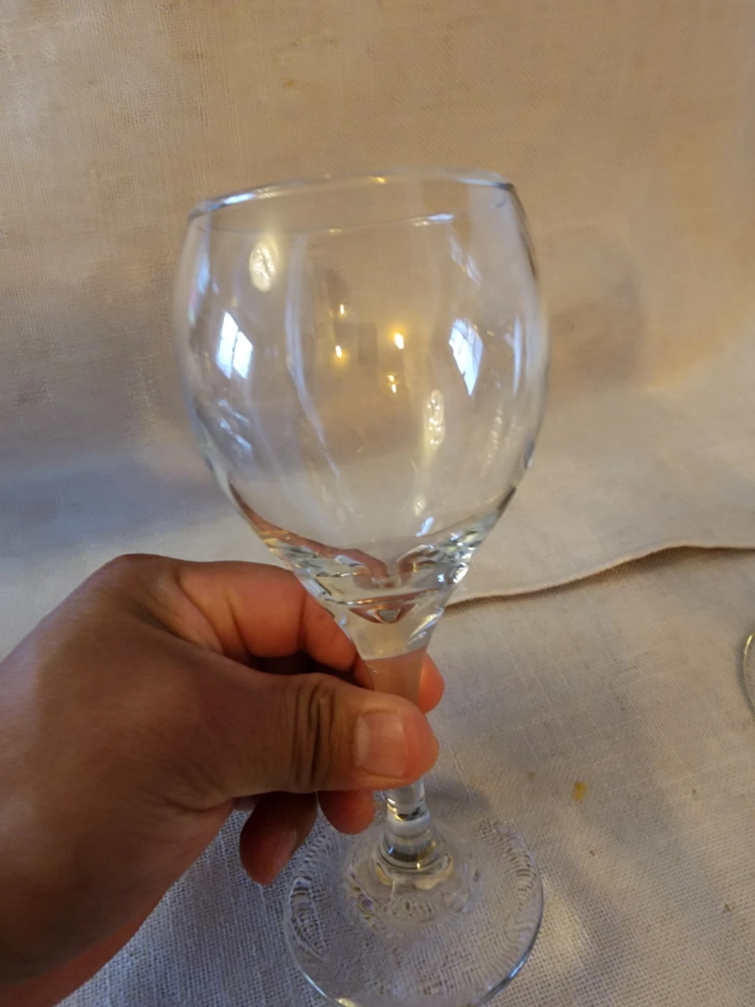 Set of 4 Clear Glass Wine Glasses - photo 2