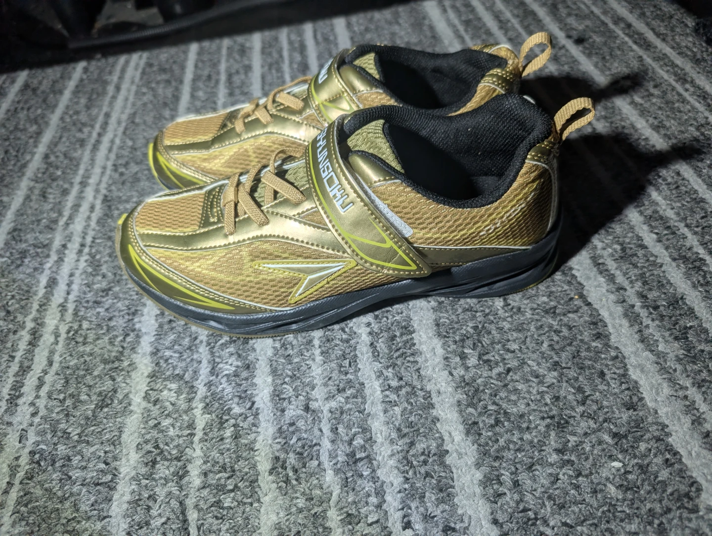 SYUNSOKU Kids Gold Athletic Shoes