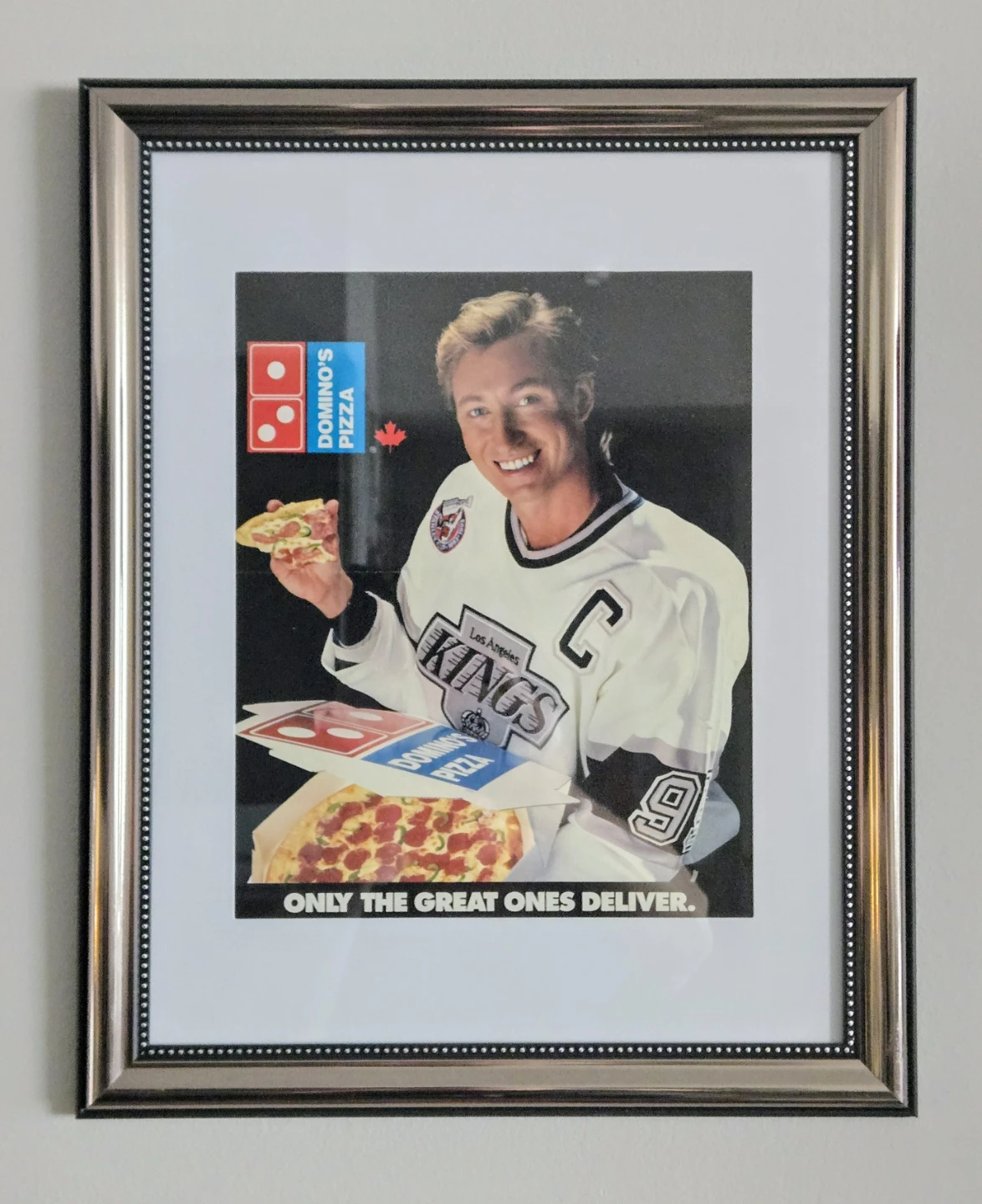 Vintage Framed 1994 Wayne Gretzky Domino's Pizza Ad.