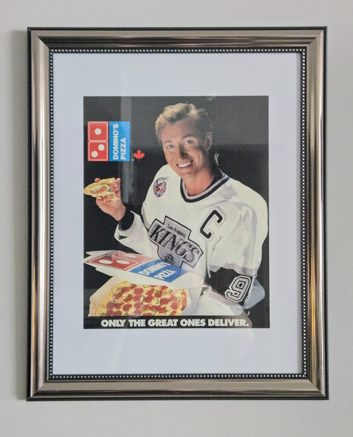 Vintage Framed 1994 Wayne Gretzky Domino's Pizza Ad. - photo 2