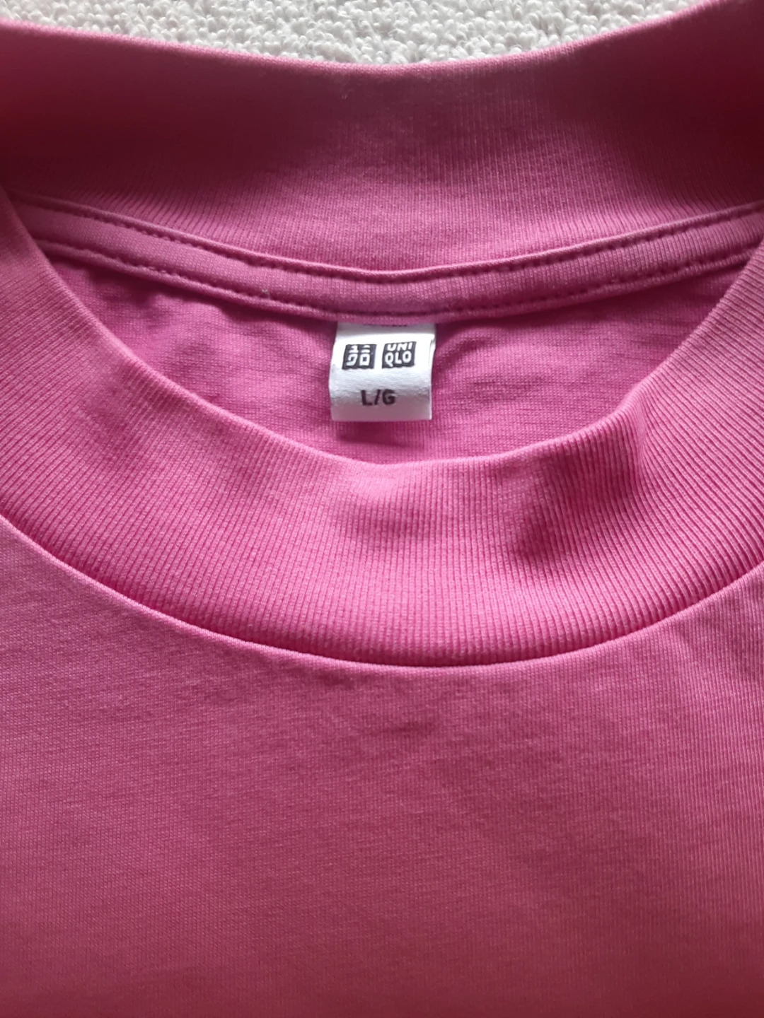 UNIQLO AIRism Pink T-Shirt Size L