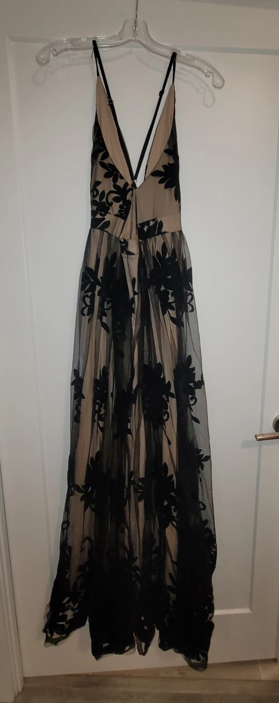 Women's Black Floral Lace Maxi Dress - photo 3