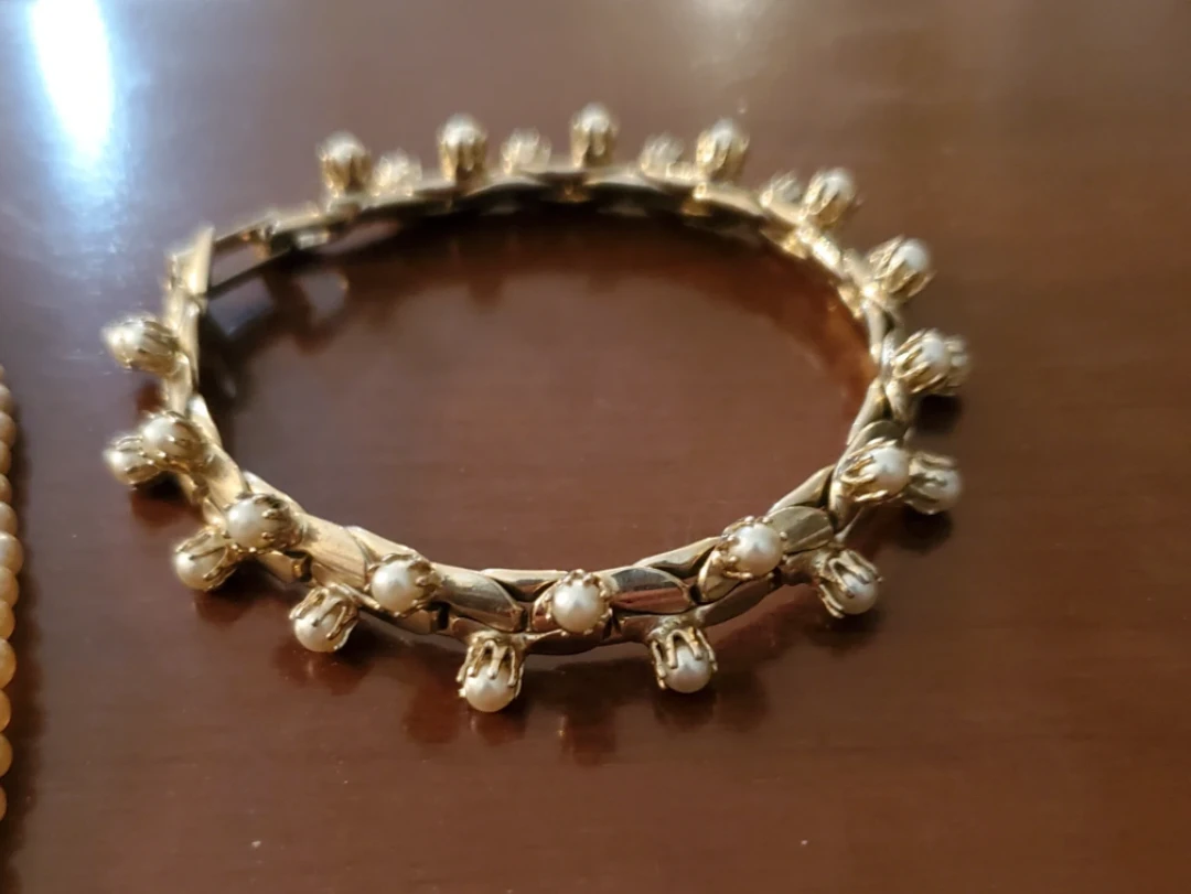 1940's Gold Plate Pearl Bracelet