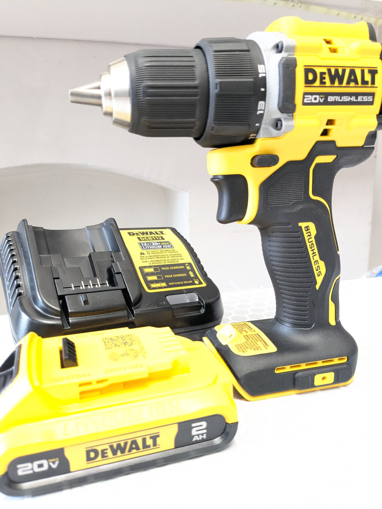 20V Max DeWalt ATOMIC 1/2" Drill Driver Combo Kit - photo 3