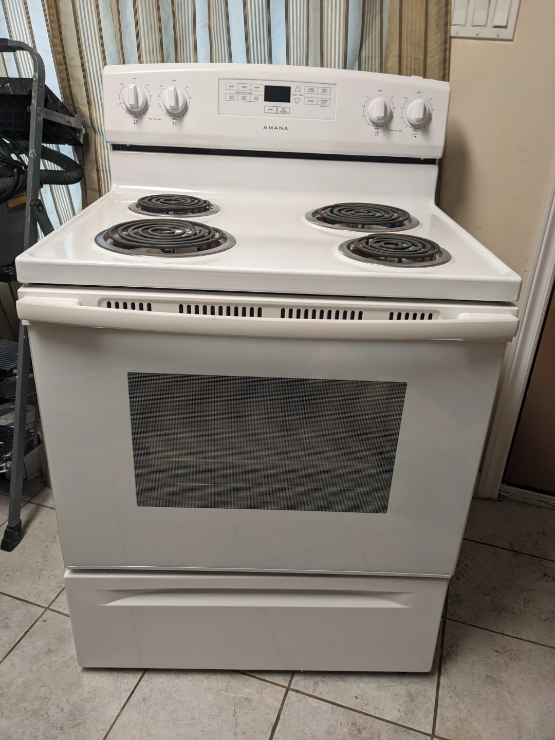 White Amana Electric Stove
