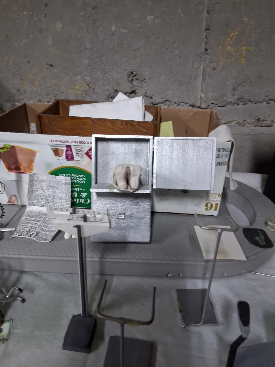 Dollhouse Miniature Medical and Retail Accessories Lot - photo 4