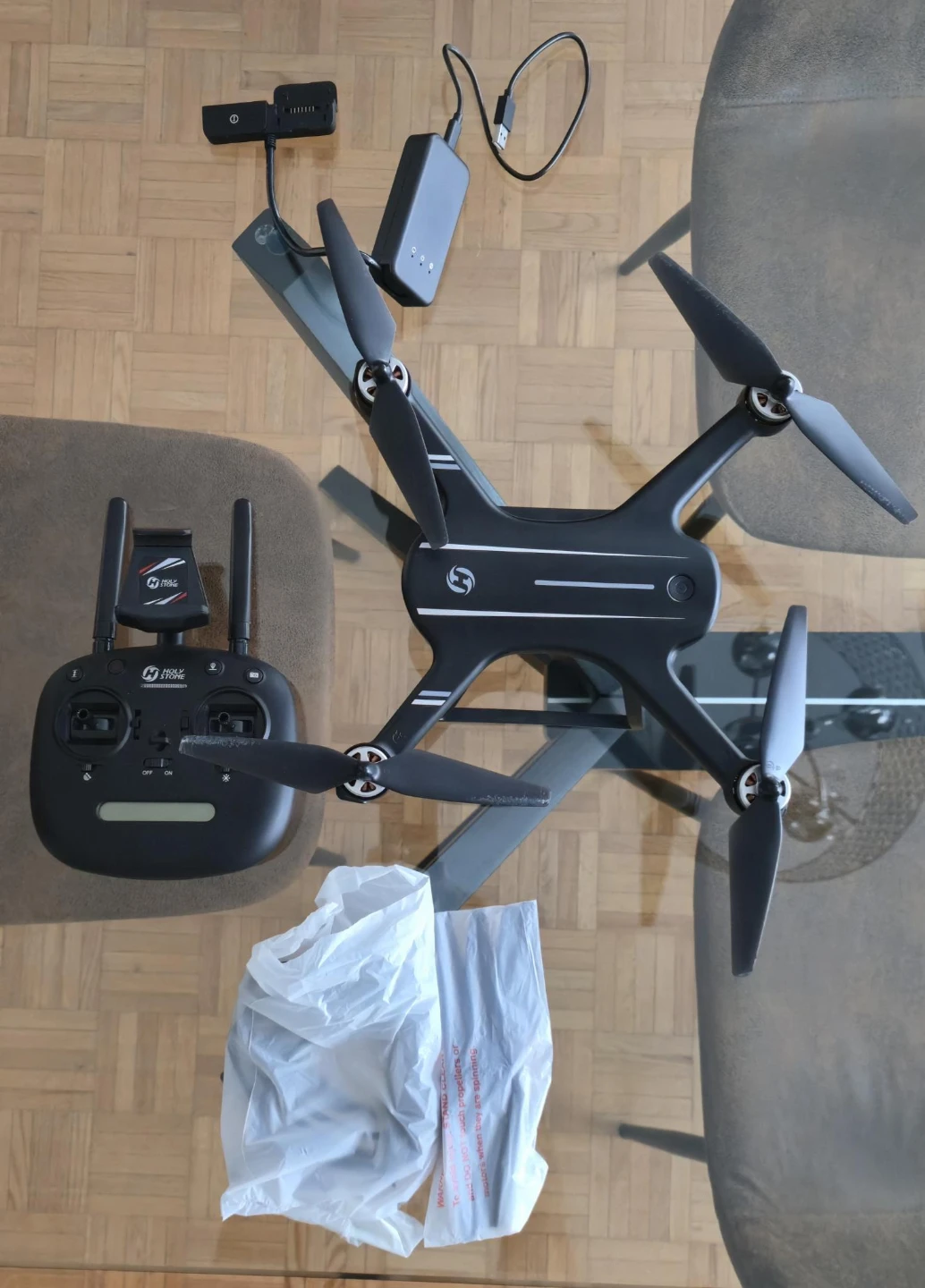 Holy Stone Drone with Remote and Accessories - photo 4