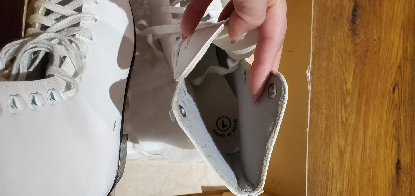 CCM Figure Skates Size 7 - photo 4