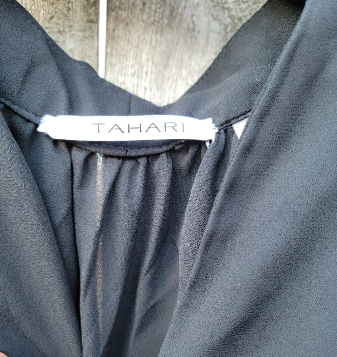 Tahari Black Sleeveless V-Neck Top - photo 2