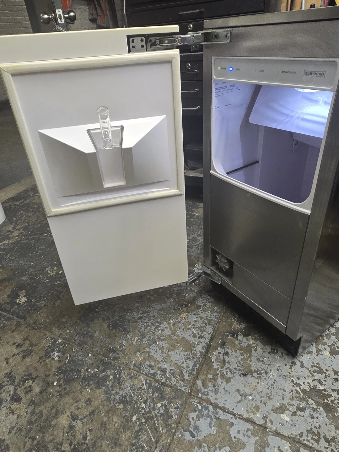 Sub-Zero UC-15IP Undercounter Ice Machine - photo 4