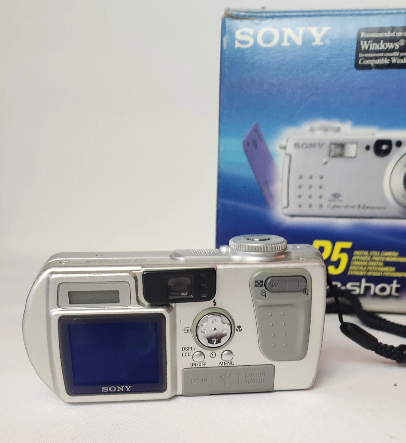 Sony Cybershot DSC P5 Digital Camera - photo 3