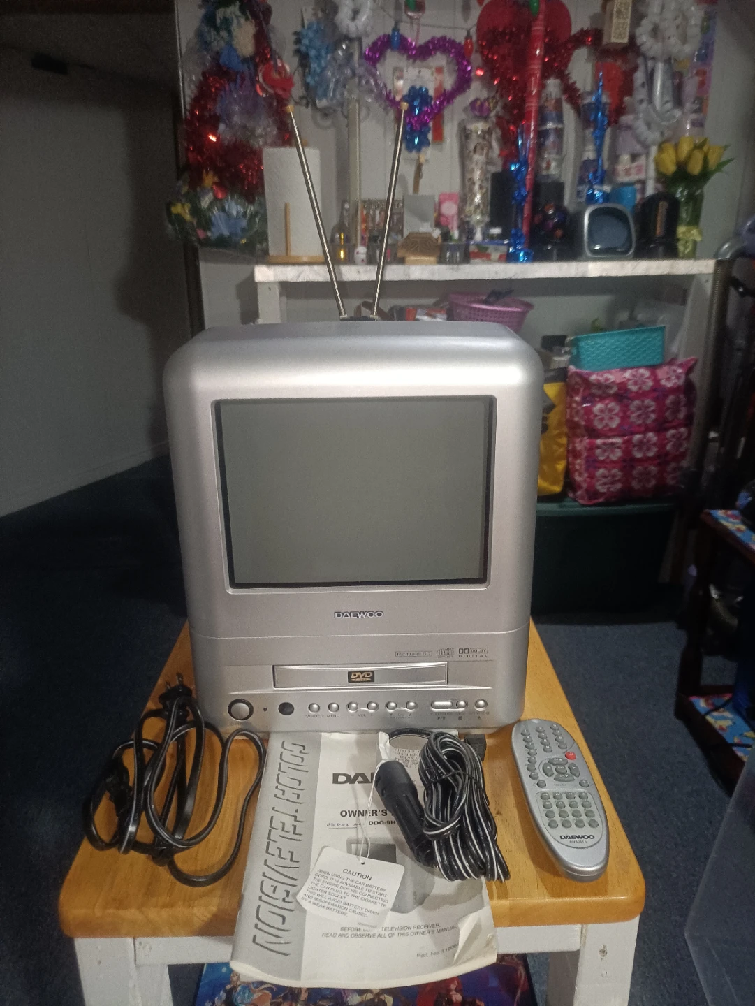 Daewoo Television with DVD Player - photo 2